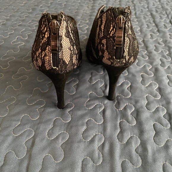Cato Beautiful blk lace w/cream open toe - Picture 4 of 6